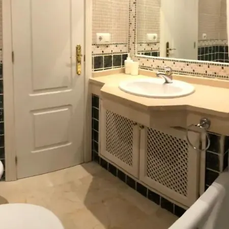 Townouse De La Milla De Oro Marbella